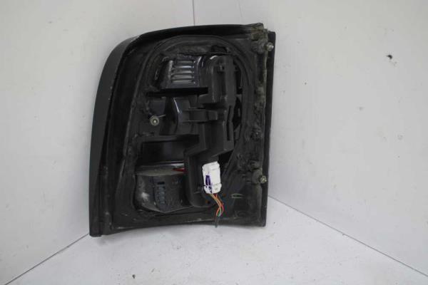 FEU ARRIERE GAUCHE NISSAN MICRA K11 - Vue 2